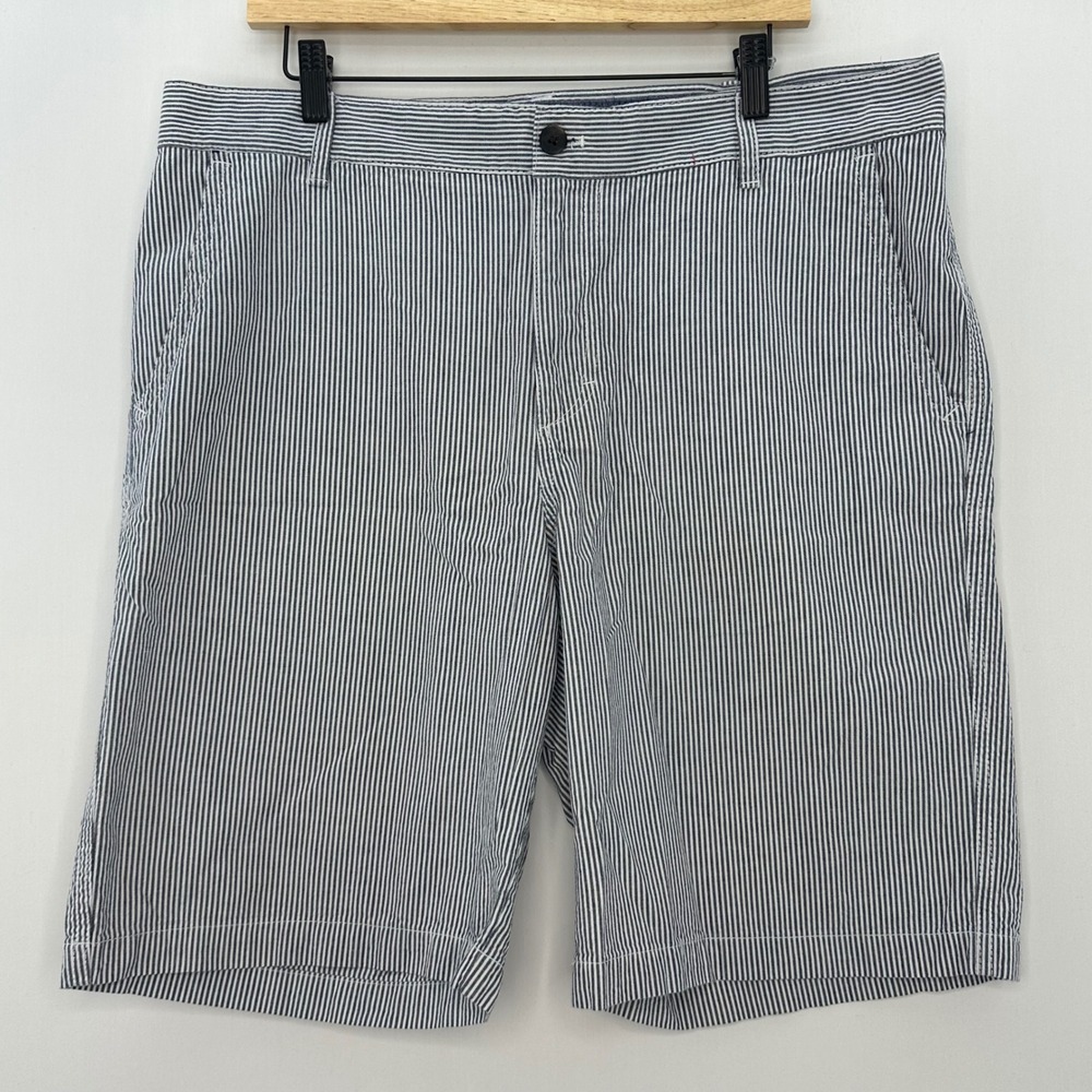 IZOD Seersucker Stripe Shorts Men's 36 Navy White Coastal Prep Yachtcore Flat